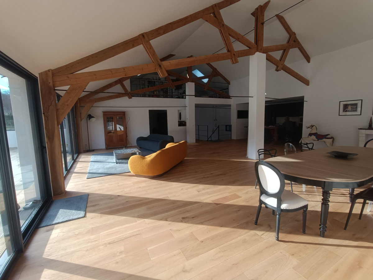 Transformation d'un hangar en habitation